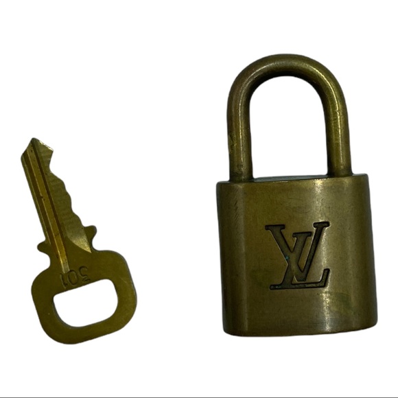 AUTHENTIC LOUIS VUITTON LOCK AND KEY #301 - Picture 2 of 5